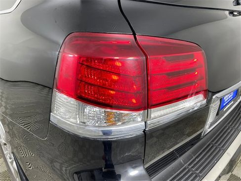 Used 2015 Lexus LX 570 4WD image 22