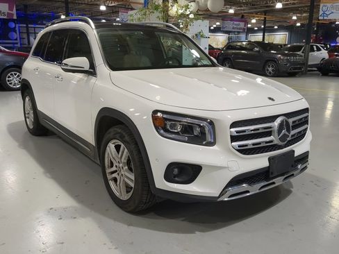 Certified 2021 Mercedes-Benz GLB 250 4MATIC image 4