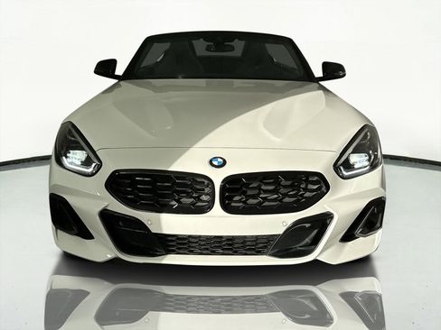 Used 2025 BMW Z4 M40i w/ Premium Package image 3