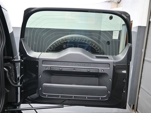 New 2026 Land Rover Defender 130 X-Dynamic SE AWD/4WD image 15