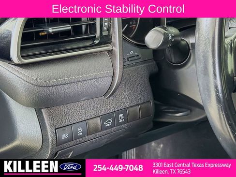 Used 2021 Toyota Camry SE FWD image 9