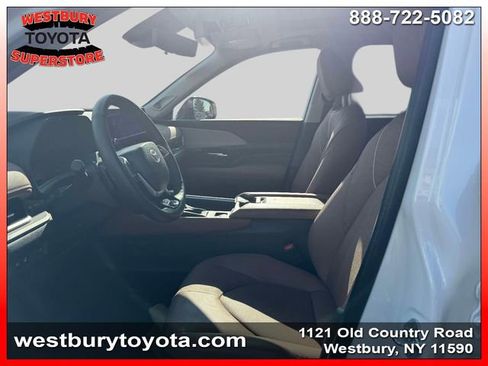 Used 2024 Toyota Grand Highlander AWD image 19