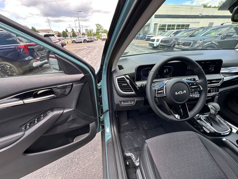 New 2026 Kia Seltos S AWD/4WD image 21