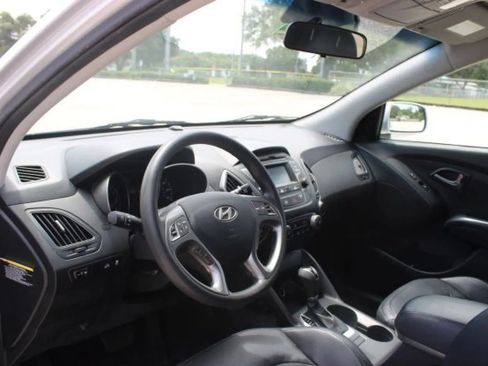 Used 2015 Hyundai Tucson GLS w/ Option Group 02 FWD image 11