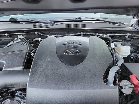 Used 2021 Toyota Tacoma TRD Sport w/ Technology Package AWD/4WD image 35