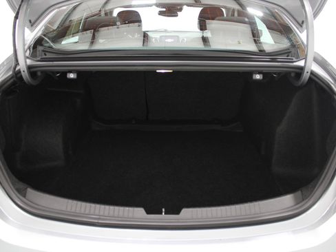 Used 2024 Chevrolet Malibu LT FWD image 17