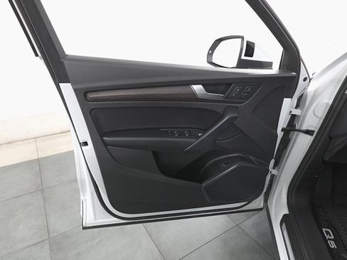 Used 2024 Audi Q5 2.0T Premium w/ Convenience Package image 7