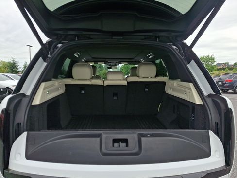 Used 2025 Land Rover Range Rover SE AWD/4WD image 28