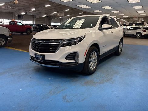 Used 2024 Chevrolet Equinox LT FWD image 11