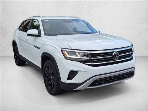 Used 2022 Volkswagen Atlas Cross Sport SE FWD image 3