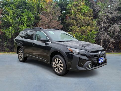 Used 2025 Subaru Outback Premium image 15