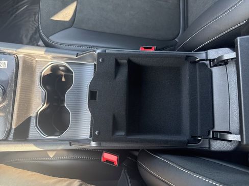 New 2025 Jeep Grand Cherokee L Laredo image 31