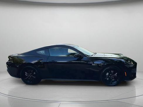 Used 2025 Ford Mustang GT RWD image 34