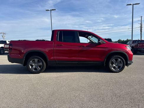 Used 2025 Honda Ridgeline TrailSport image 7