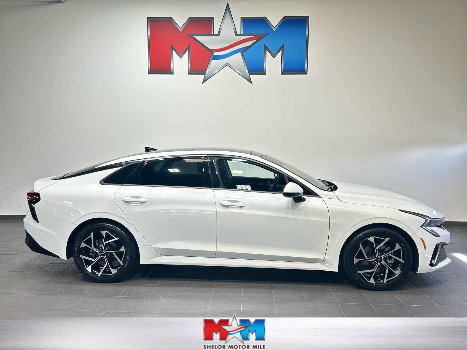 Used 2025 Kia K5 EX FWD image 1