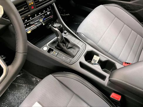 New 2026 Volkswagen Jetta SE image 10