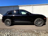 Certified 2025 Porsche Macan image 6