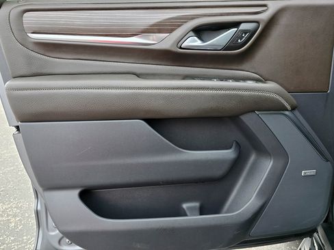 Used 2021 GMC Yukon XL Denali image 13