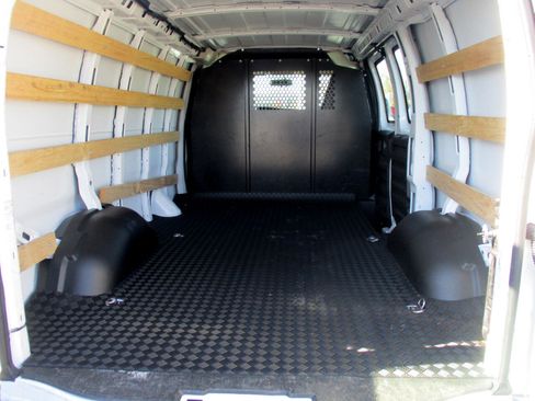 Used 2021 Chevrolet Express 2500 w/ Driver Convenience Package image 12