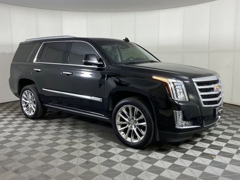 Used 2019 Cadillac Escalade Premium Luxury image 6