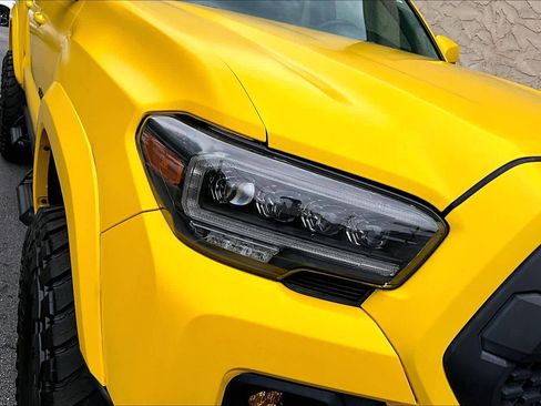 Used 2021 Toyota Tacoma SR5 AWD/4WD image 27