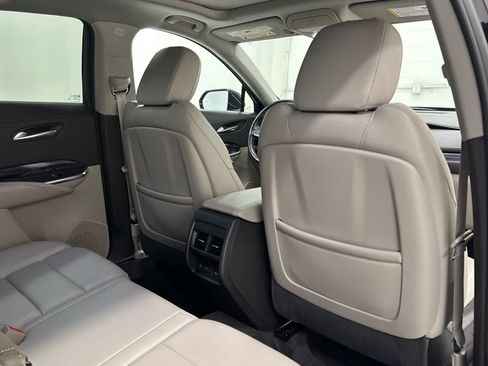 Used 2023 Cadillac XT4 Luxury w/ Cold Weather Package AWD/4WD image 20