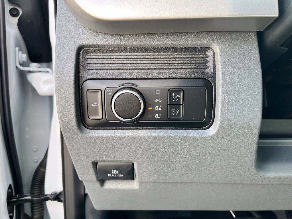 Used 2025 Ford F350 XL RWD image 18