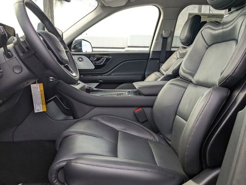 New 2025 Lincoln Aviator Reserve w/ Luxury Package RWD image 14