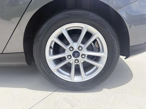Used 2015 Ford Focus SE FWD image 17