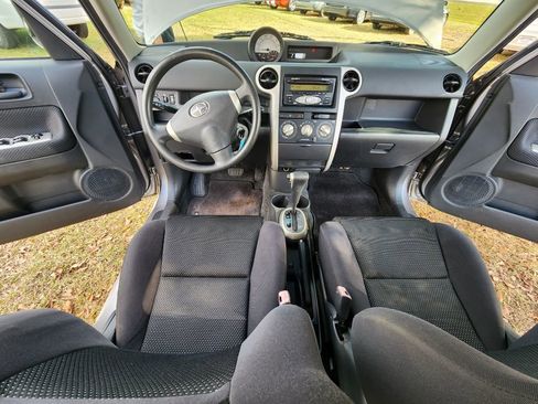 Used 2006 Scion xB image 9