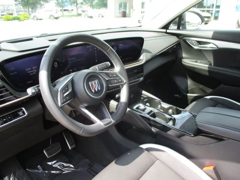 Used 2025 Buick Envision Sport Touring AWD/4WD image 13