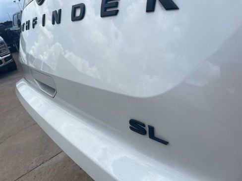 Used 2023 Nissan Pathfinder SL w/ SL Premium Package FWD image 13