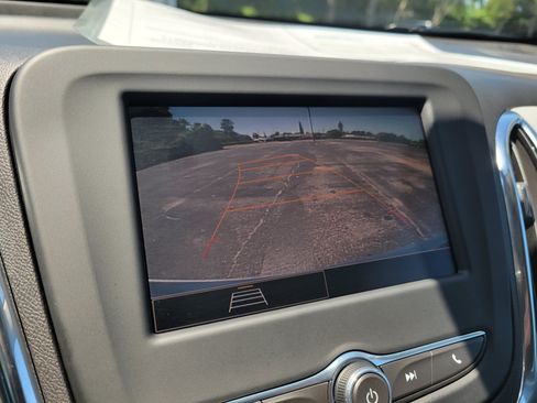 Certified 2024 Chevrolet Equinox LS w/ LS Convenience Package FWD image 19