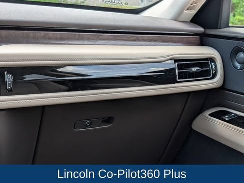 Used 2020 Lincoln Aviator Reserve w/ Elements Package Plus AWD/4WD image 15