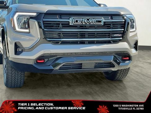New 2026 GMC Terrain AT4 w/ LPO, Black Badging Package AWD/4WD image 15