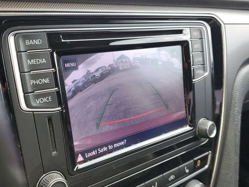 Used 2017 Volkswagen Passat 1.8T R-Line image 27