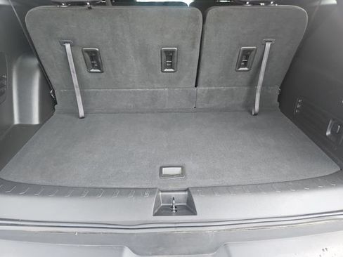 Used 2023 Chevrolet Traverse LT FWD image 23