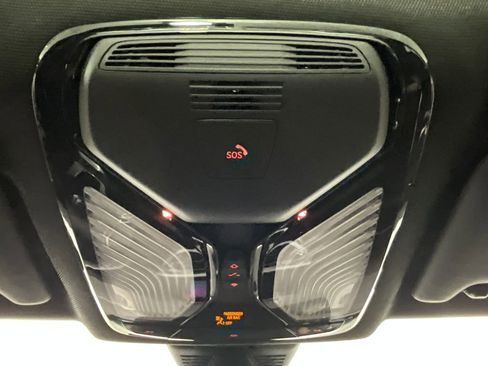 Used 2021 BMW 330i Sedan w/ Driving Assistance Package image 13