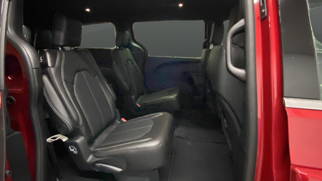 New 2027 Chrysler Pacifica Select FWD image 25