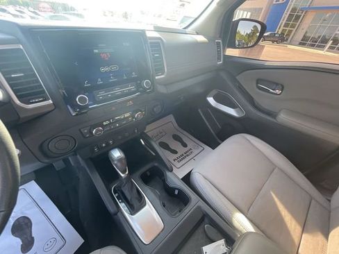 Used 2022 Nissan Frontier SV RWD image 19
