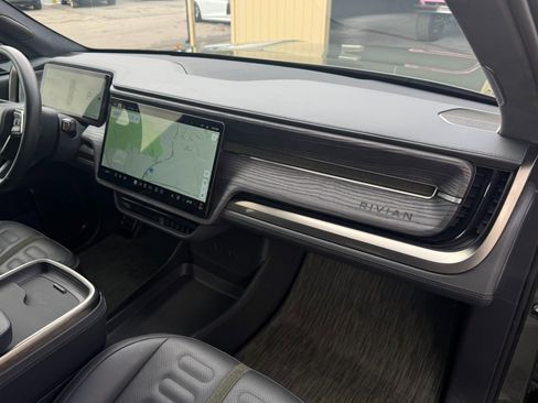 Used 2024 Rivian R1S Launch Edition image 28