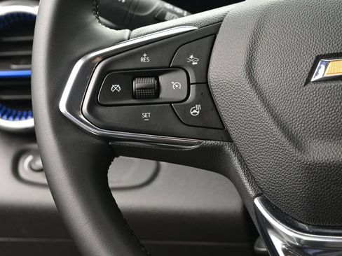 Used 2025 Chevrolet Trax LT w/ LT Convenience Package FWD image 28