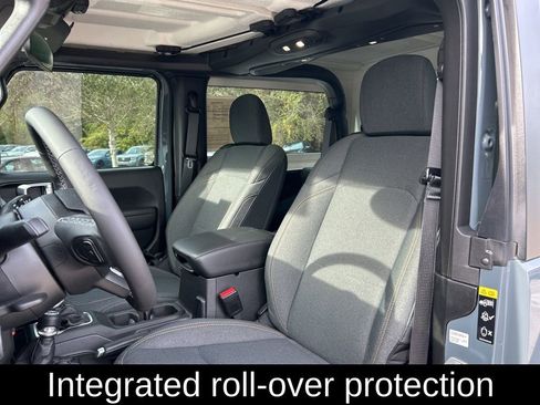Used 2025 Jeep Wrangler Willys image 18