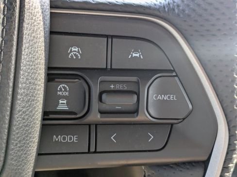 Used 2025 Toyota Tacoma Limited image 26