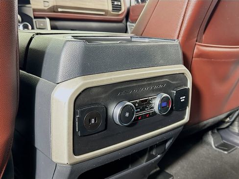 Used 2024 Ford Expedition Limited AWD/4WD image 20