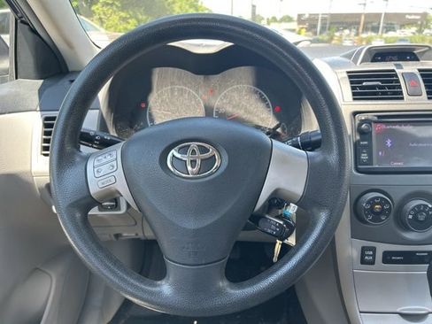 Used 2013 Toyota Corolla LE FWD image 13