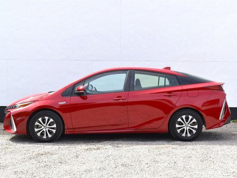 Used 2022 Toyota Prius Prime XLE image 9