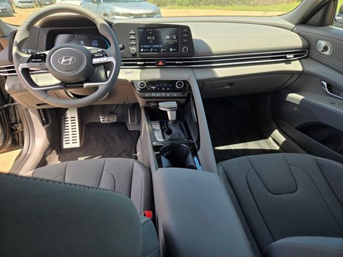 New 2026 Hyundai Elantra SEL Sport Premium FWD image 8