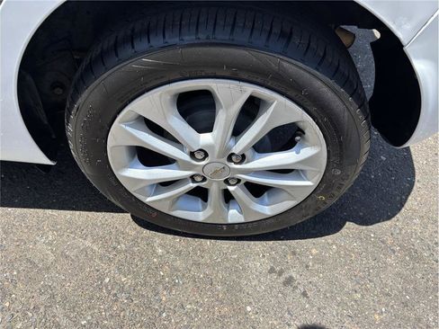 Used 2021 Chevrolet Spark LT image 9