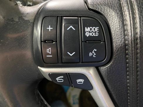 Used 2014 Toyota Highlander Limited AWD/4WD image 21